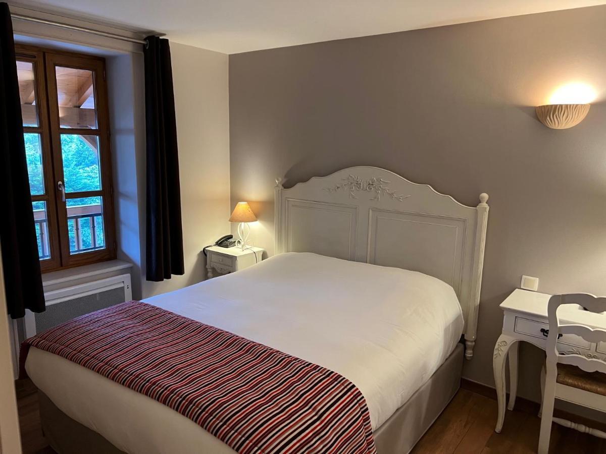 Village Hotel 2*